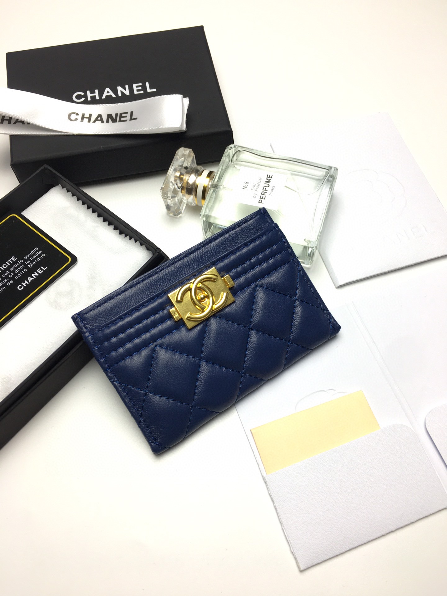 芸能人愛用Chanel シャネル 実物の写真 N品スーパーコピー財布代引き対応国内発送後払い安全必ず届く優良サイト